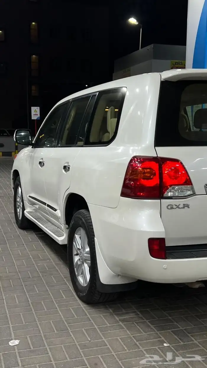 صالون لاندكروزر GXR3 تم البيع 1