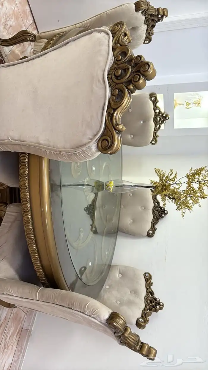 طاوله مع 6 كراسي 2