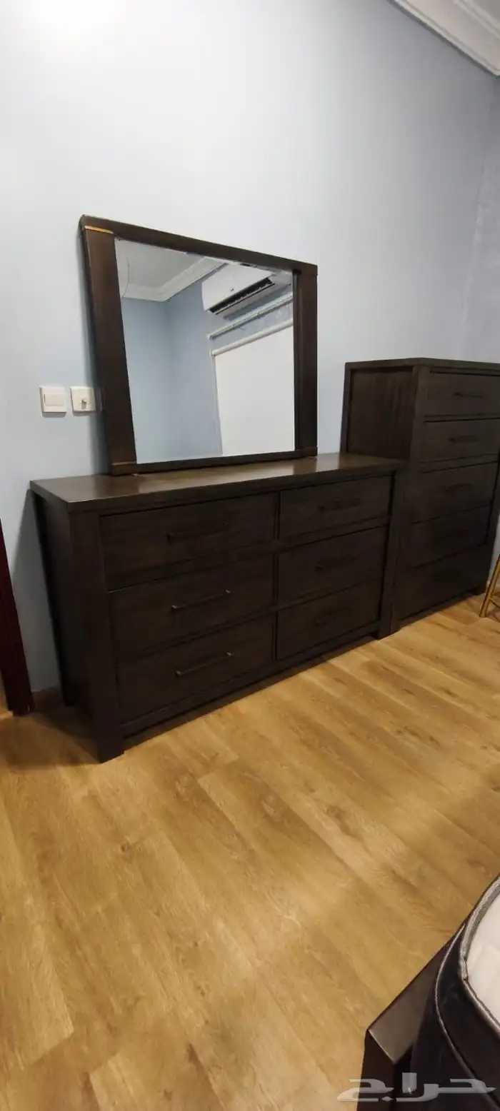 غرفة نوم بدون دولاب ملابس 8