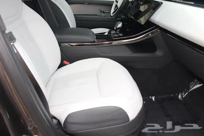 2024 Range Rover Sport Dynamic لون مميز 10