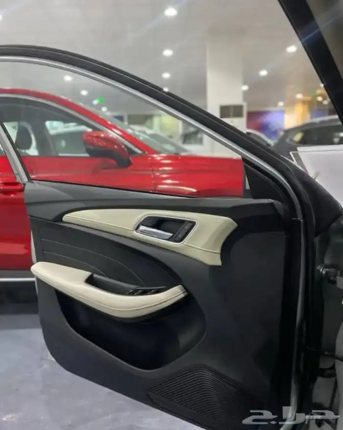 ام جي 5 ستاندر 2025 1