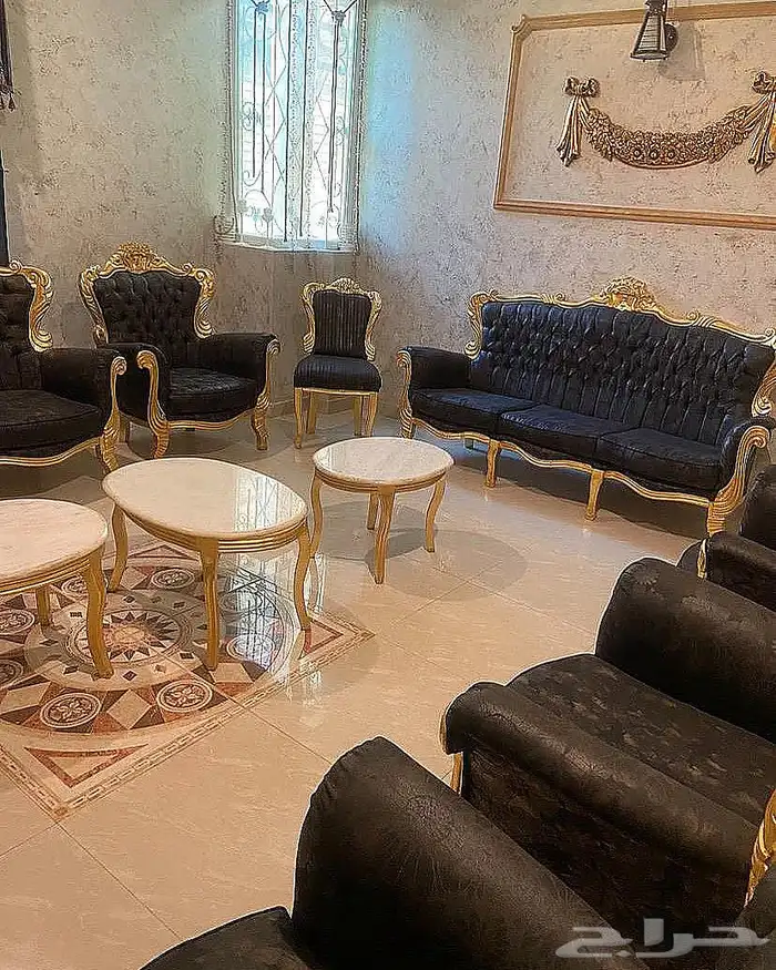 طقمين كنب وطاولة طعام 2