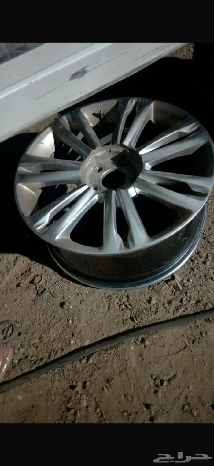 للبيع طقم جنوط جينسس 2009 ل 2014 2