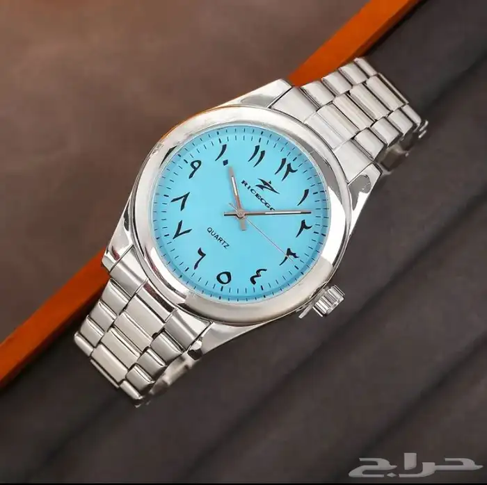 ساعة كوارتز بتصميم عصري 0