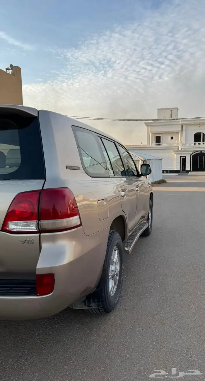جيب لاندكروزر GXR 2009 فل كامل 4