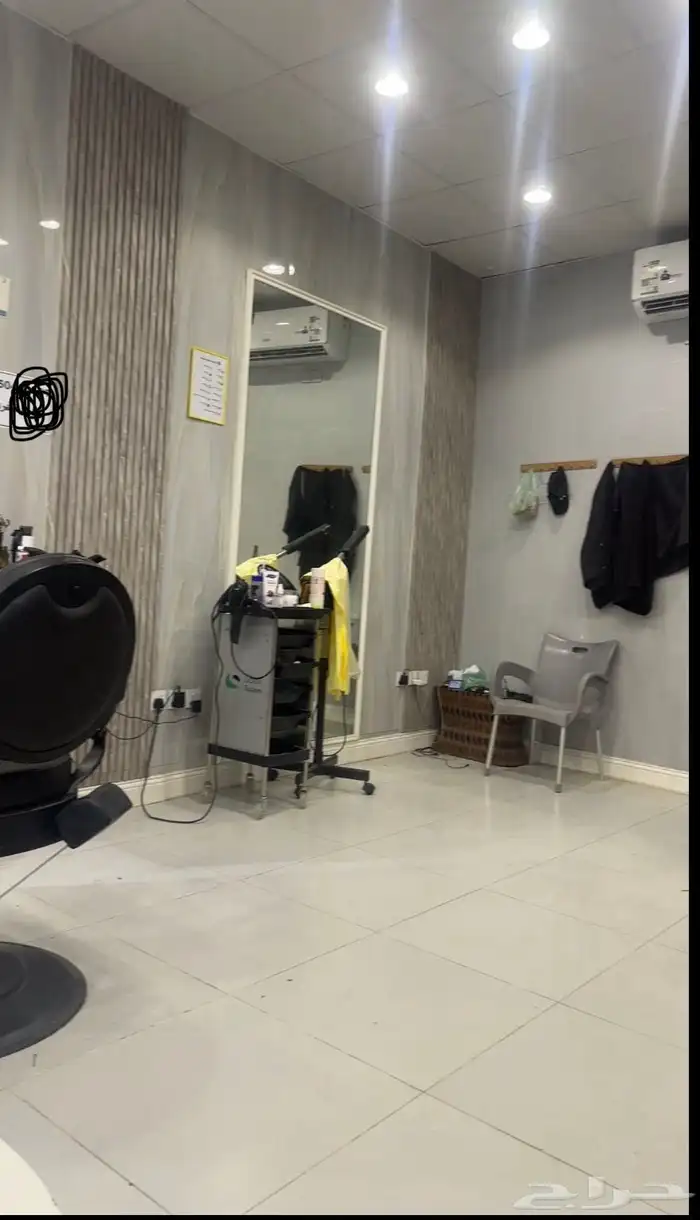 محل حلاقة لتقبيل مع نقل السجل والرخصة 3