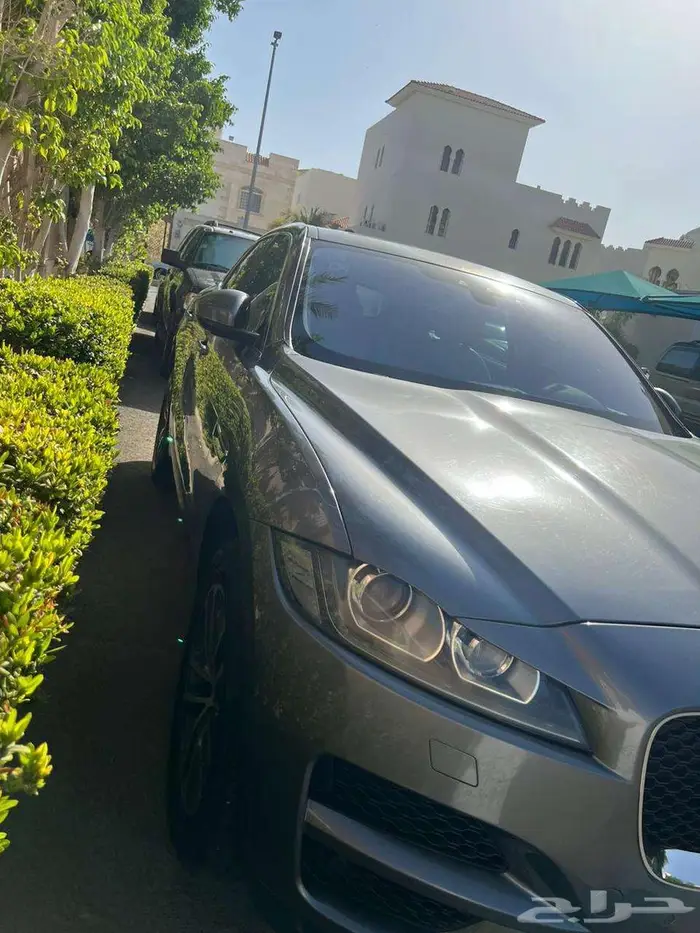 جاكوار فئه اف بيس 8