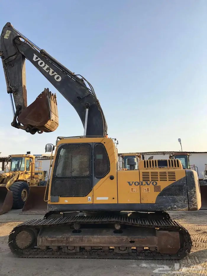 بوكلين فولفو 210 موديل 2010 معرض رواد المعدات 0