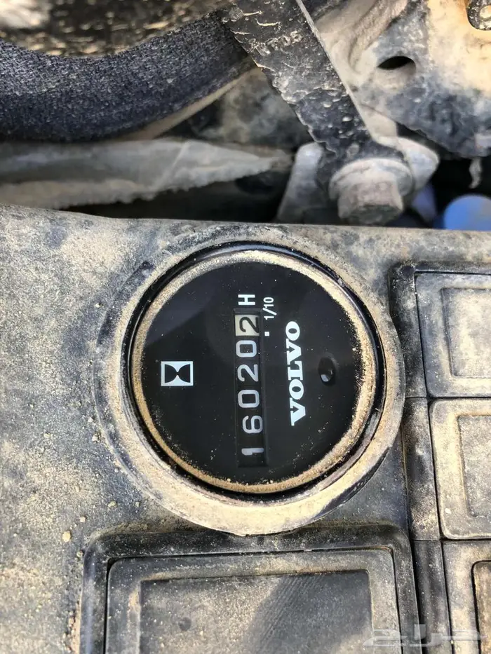 بوكلين فولفو 210 موديل 2010 معرض رواد المعدات 5