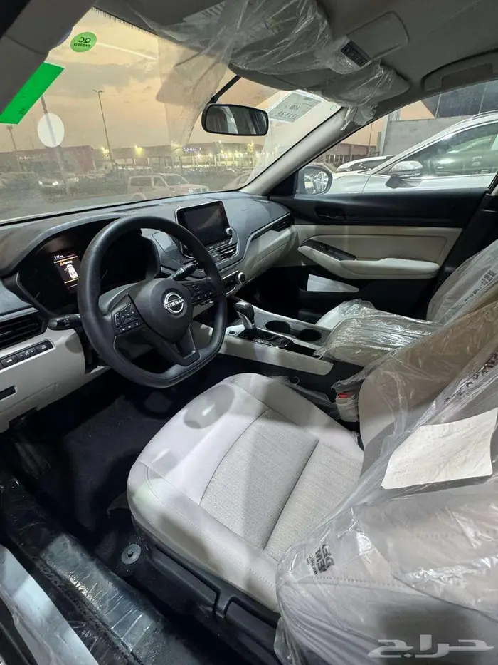 نيسان التيما استندر 2500 cc اسود موديل 2025 6