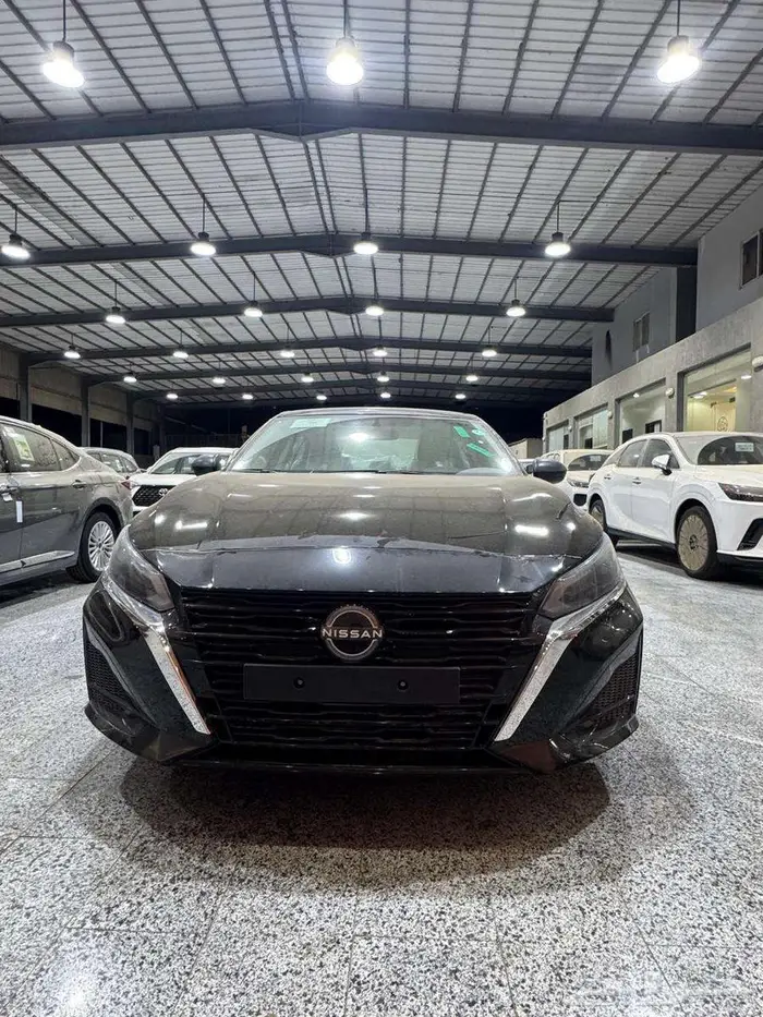 نيسان التيما استندر 2500 cc اسود موديل 2025 1