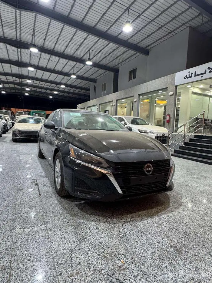 نيسان التيما استندر 2500 cc اسود موديل 2025 0