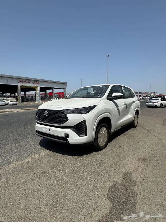 تويوتا اينوفا GL بنزين 2000 cc ابيض موديل 2025 2