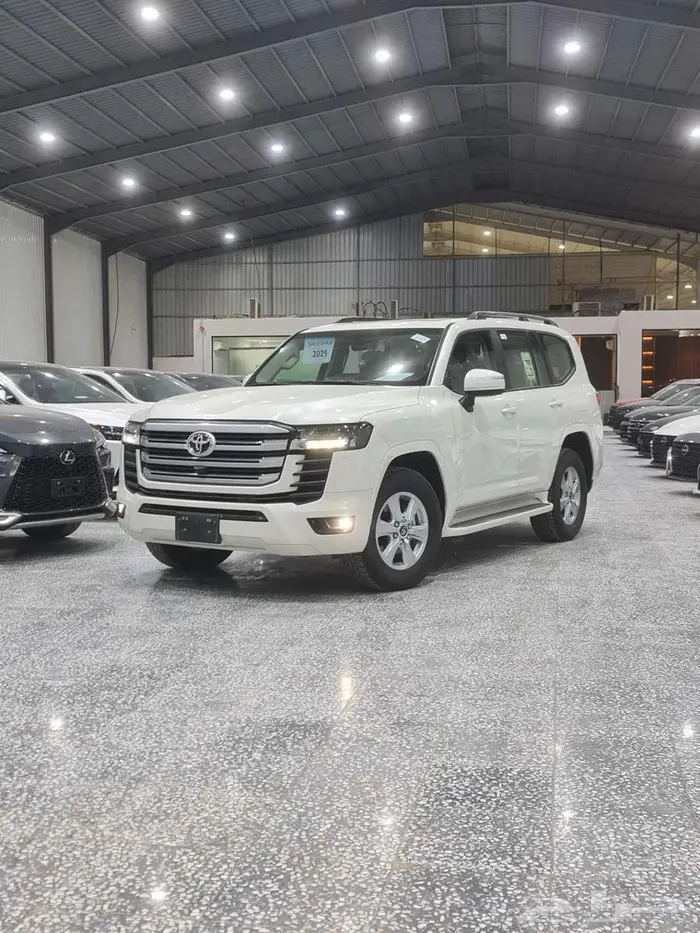 لاندكروزر جي اكس ار ( L2) بنزين 2025 1