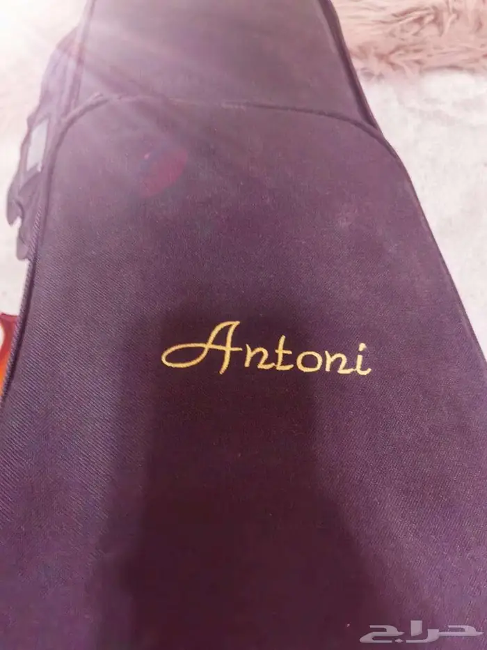 قيتار  كمان للبيع في الخبر Guitar   violin for sale Khobar 1