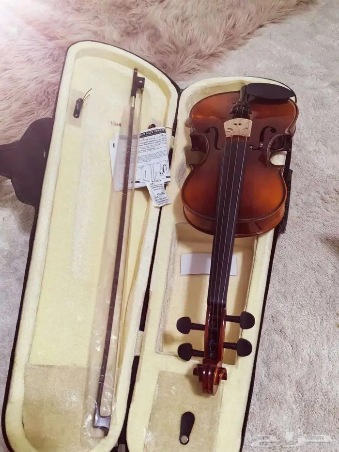 قيتار  كمان للبيع في الخبر Guitar   violin for sale Khobar 0