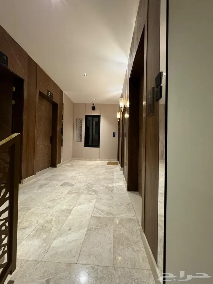 للايجار شقه تصميم مودرن بحي عكاظ 0