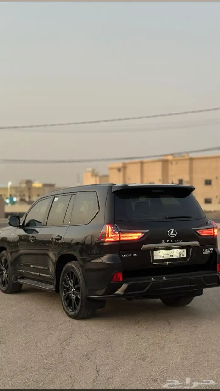 لكزس بلاك اديشن 2020 7