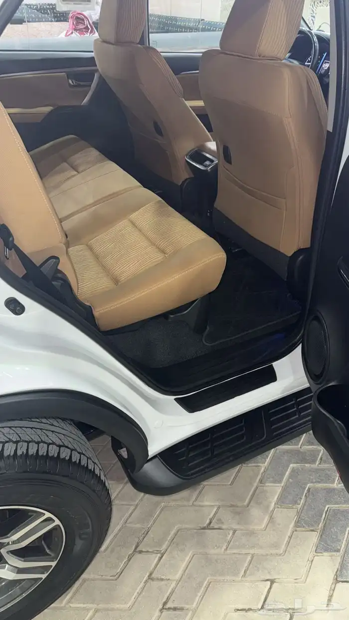 تويوتا فورتشنر الموديل2023 بنزين مكينة6 فل كامل مخزن 15