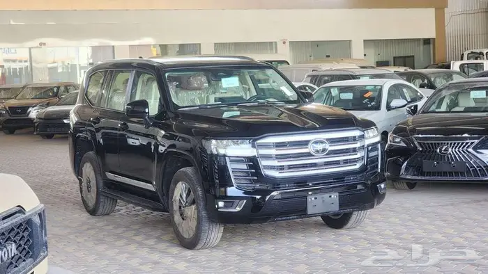 لاندكروزر GXR4 بنزين 2025 كاش وأقساط 0