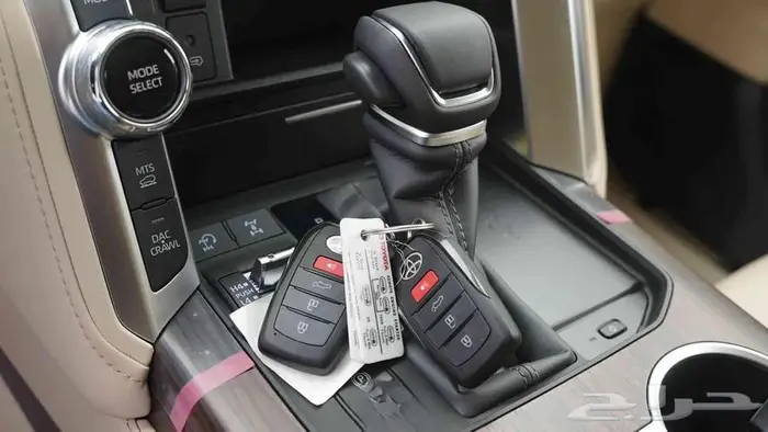 لاندكروزر GXR4 بنزين 2025 كاش وأقساط 16