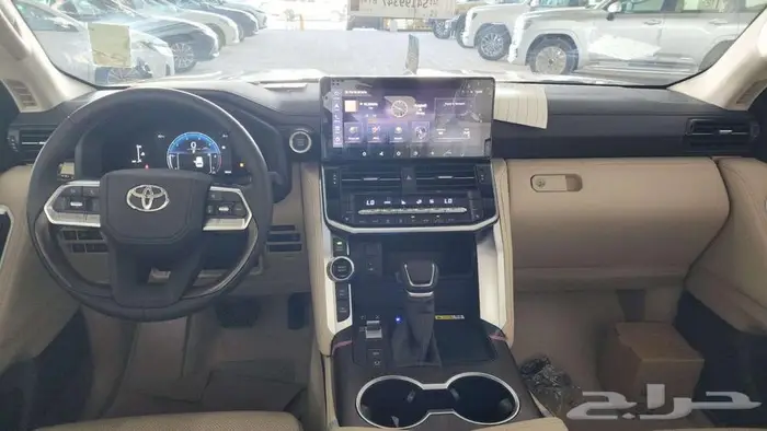 لاندكروزر GXR4 بنزين 2025 كاش وأقساط 11