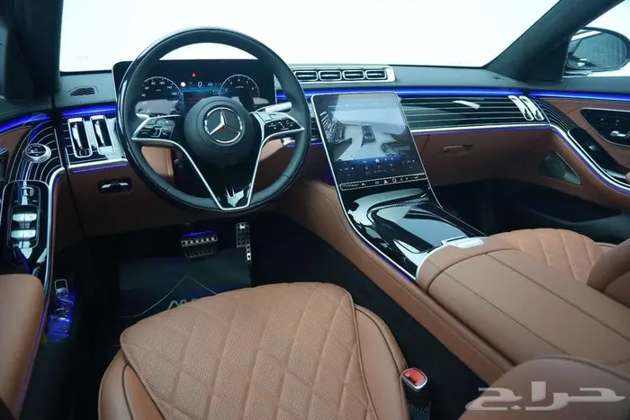 مرسيدس S 500 موديل 2025 أصفار خليجي رمادي غامق بني 7