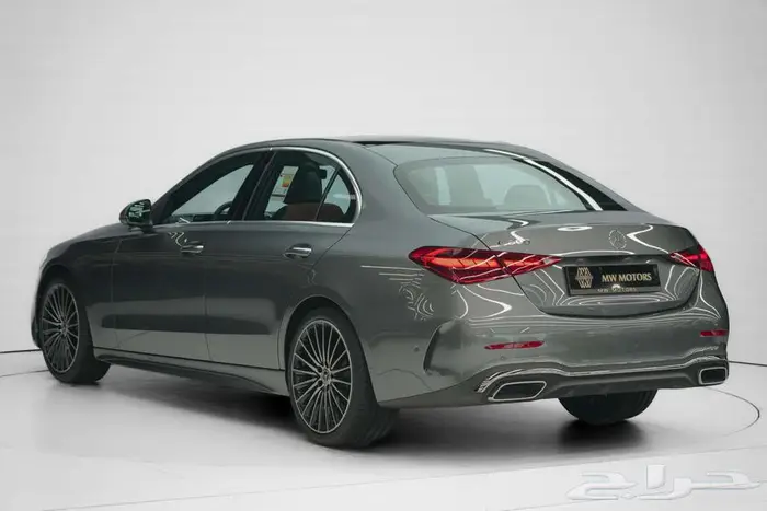 مرسيدس C 200 بريميوم موديل 2025 أصفار خليجي رمادي فاتح جملي 3