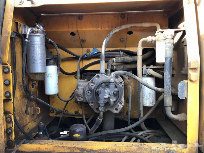 بوكلين فولفو 210 موديل 2010 معرض رواد المعدات 4