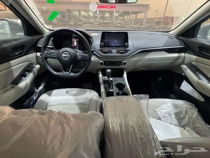 نيسان التيما استندر 2500 cc اسود موديل 2025 5