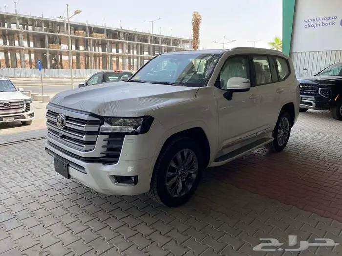 تويوتا لاند كروزر GXR L3 بنزين 2025 سعودي كاش وتمويل 7