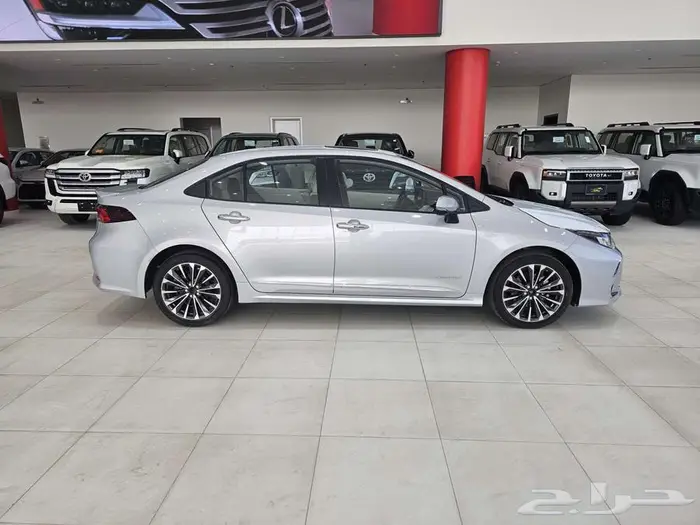 تويوتا كرولا مطور فتحه 2000 سي سي موديل 2025 3