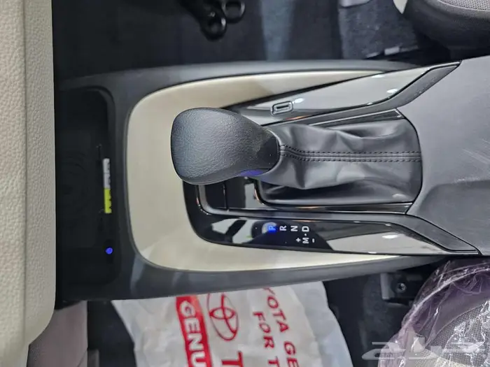 تويوتا كرولا مطور فتحه 2000 سي سي موديل 2025 12