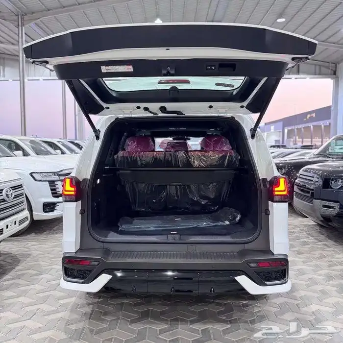 لكزس اف سبورت وارد الساير 2025 16