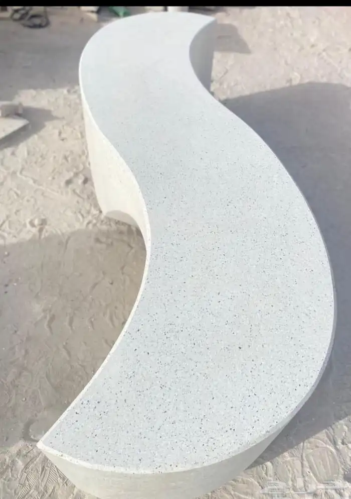 كراسي خرسانية وحاويات واحواض للحدائق 6