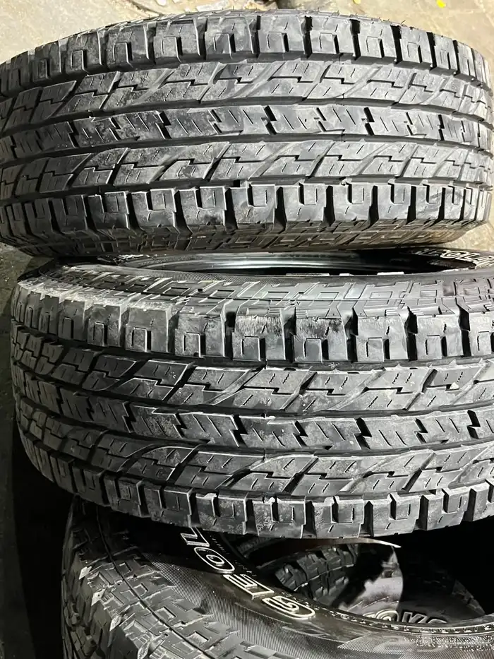 كفرات نص حجري يوكهاما مقاس 285 70 17 13