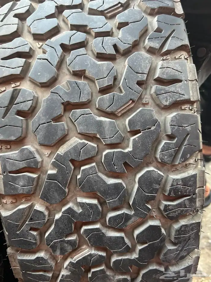 جنوط برايد مقاس 17 مع كفرات ودواي نص حجري مقاس 275 70 17 7