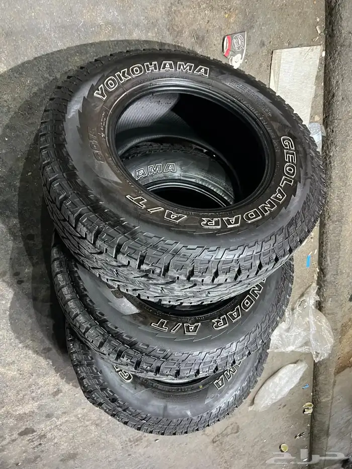 كفرات نص حجري يوكهاما مقاس 285 70 17 15