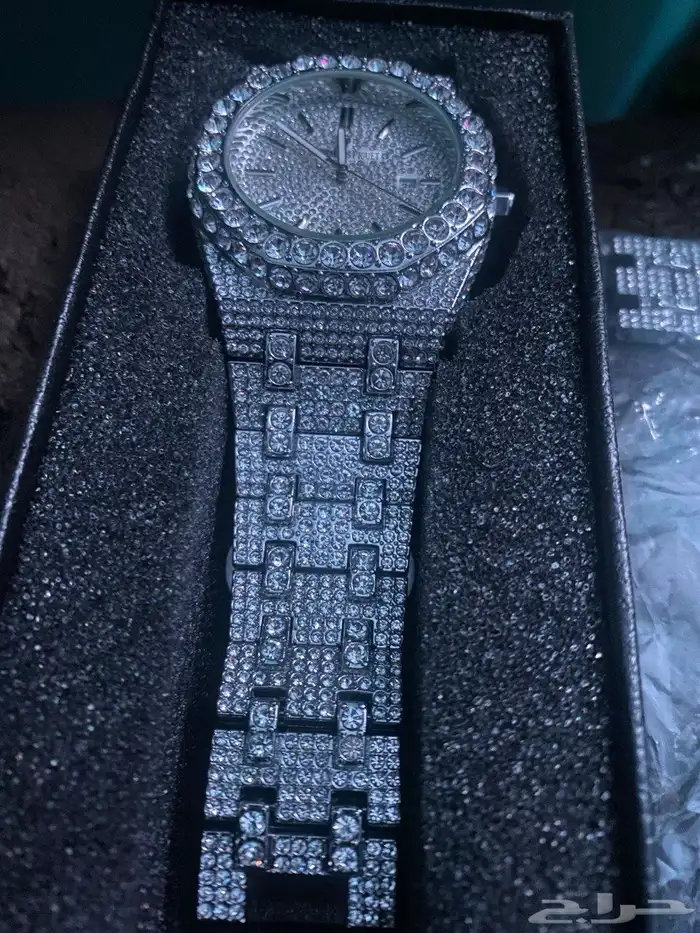 ساعة Audemars Piguet (AP) مرصعة بال Moissanite 3