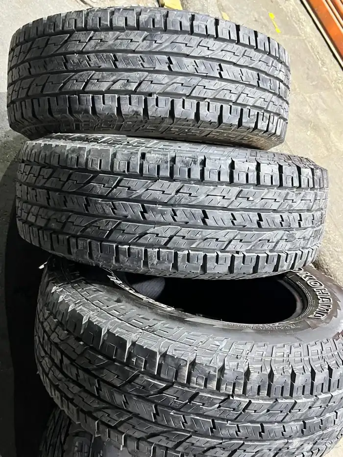 كفرات نص حجري يوكهاما مقاس 285 70 17 12