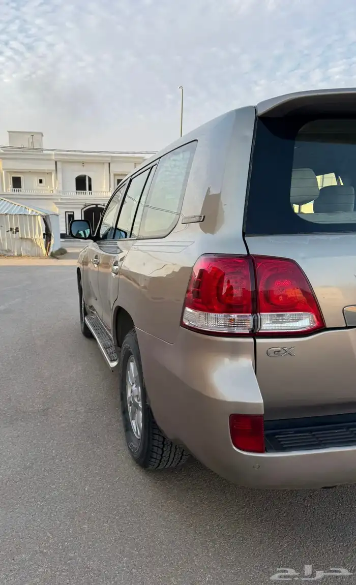 جيب لاندكروزر GXR 2009 فل كامل 3