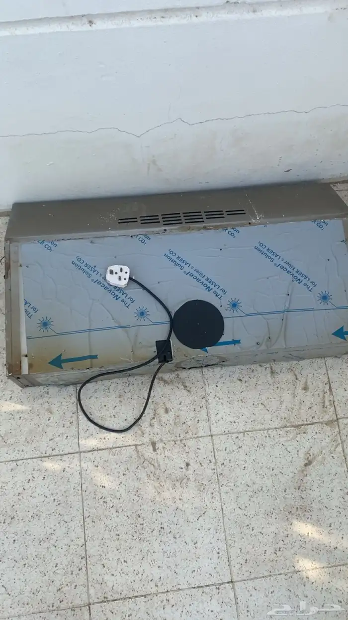 طاولات وفرن سطحي مع شفاط 1