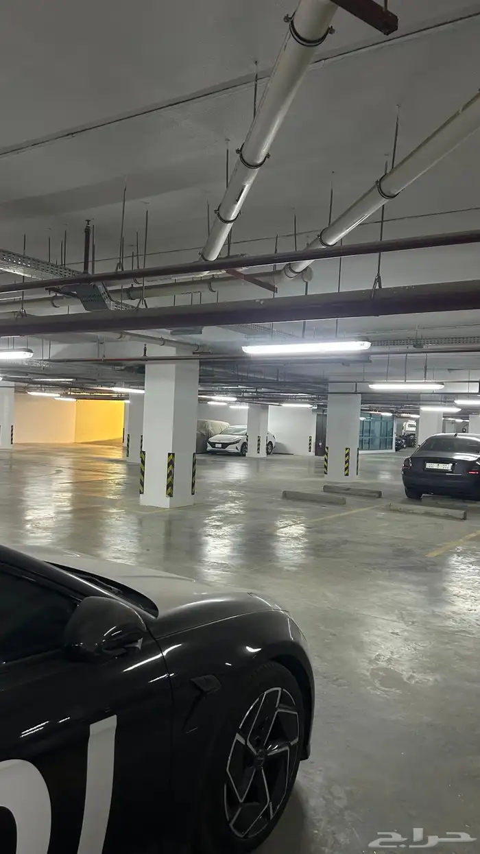 موقف سيارة 2