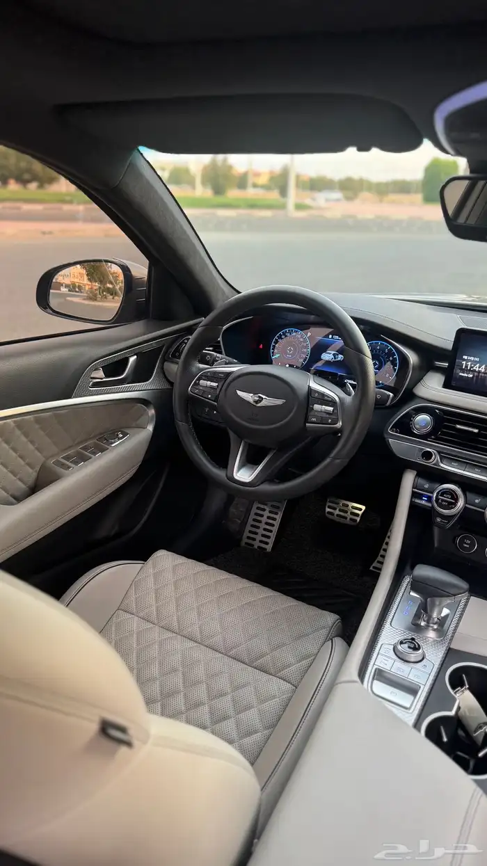 2023 جينسس G70 13