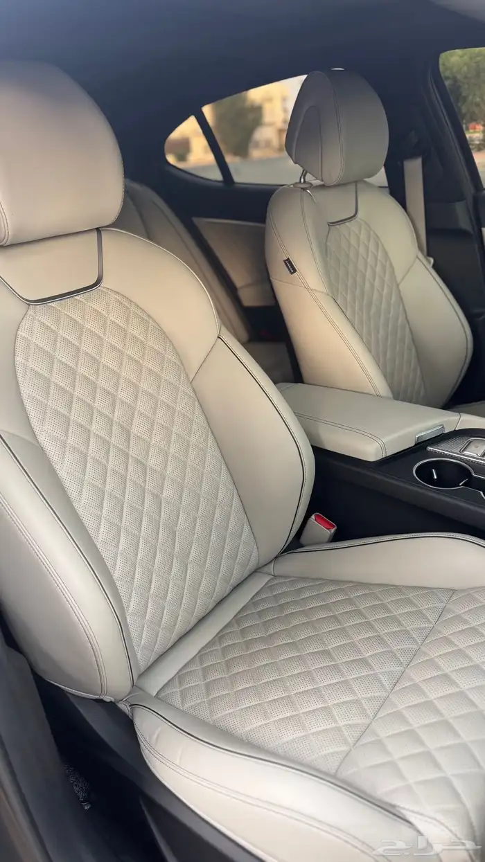 2023 جينسس G70 14