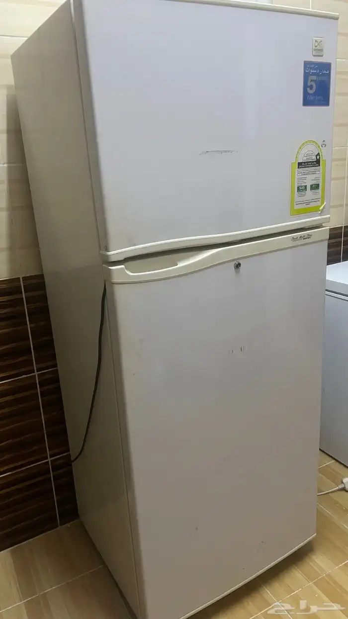 ثلاجه وفرن وطاوله 0