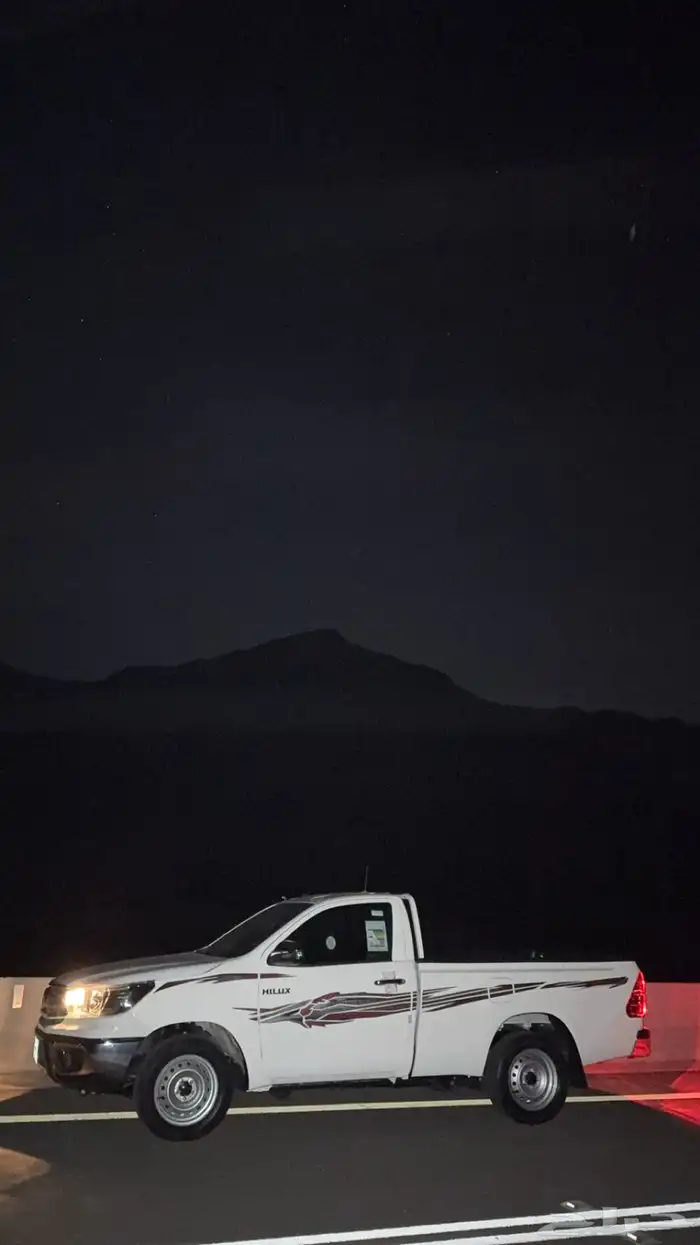 للتقبيل هيلوكس 2024 1