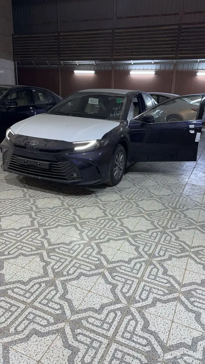 كامري 2025 كحلي ستاندر بنزين E 6