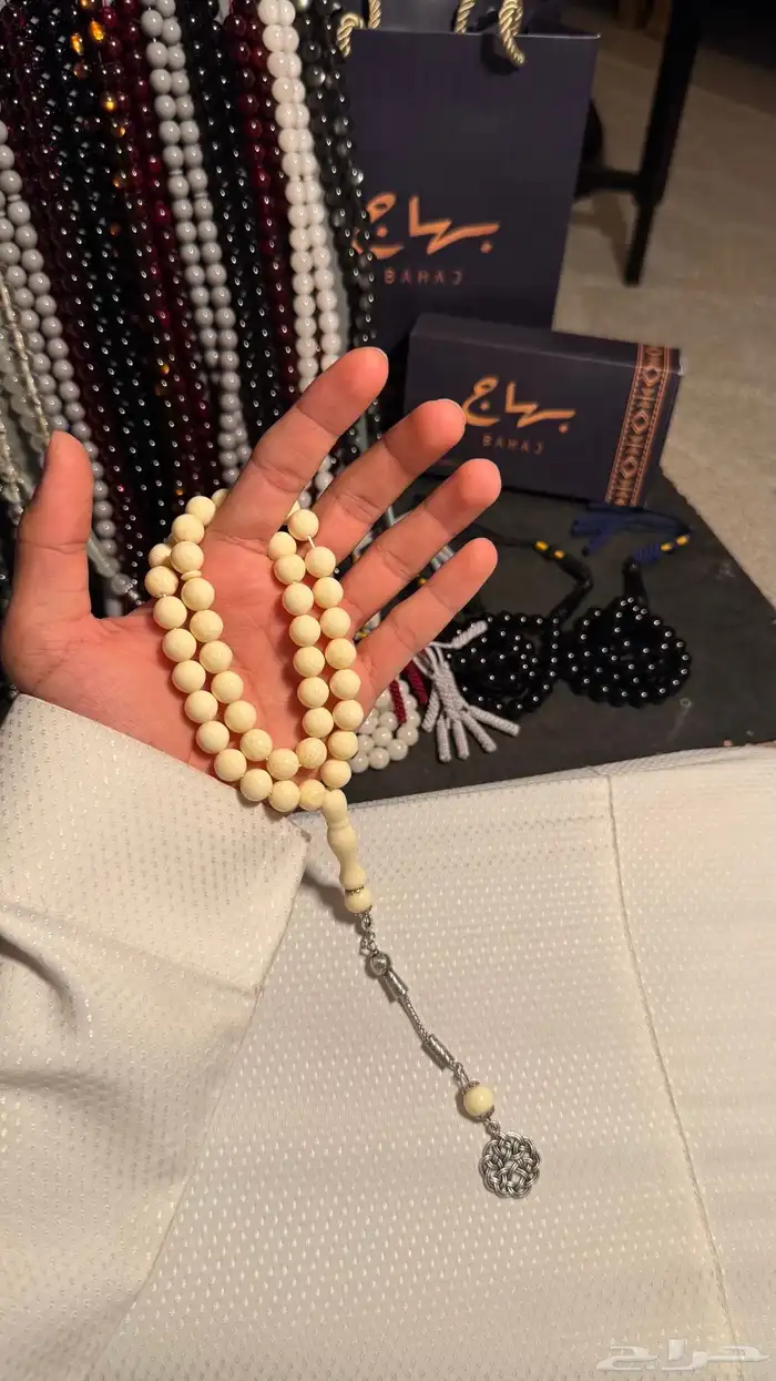 اقلام كارتير   ساعات   سبحات  نظارات 15