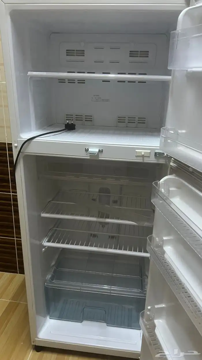 ثلاجه وفرن وطاوله 3